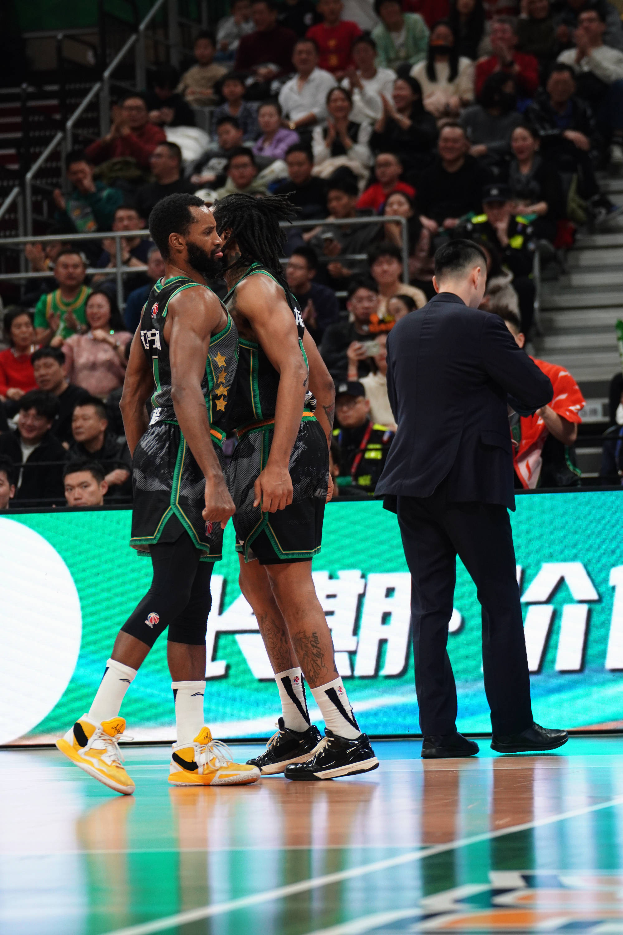 NBA球队签下新洋帅，备战新赛季