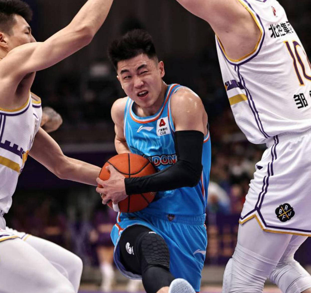 陕西男篮大获全胜，实力突出表现凸显