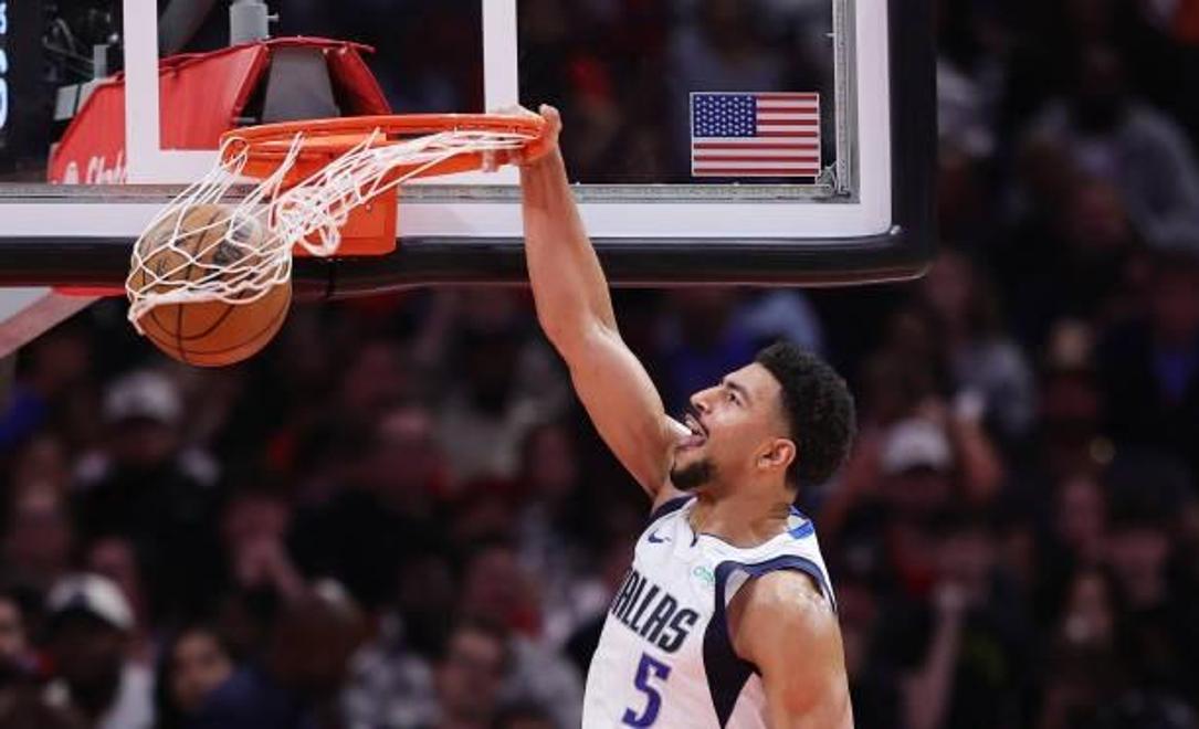 独行侠后场新星横扫内线猛龙