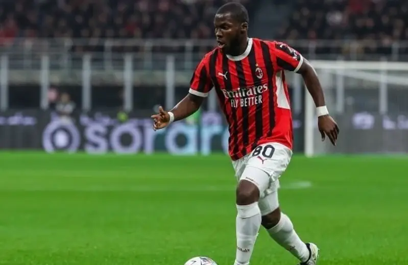 包含AC米兰与那不勒斯交手，内战难分胜负的词条