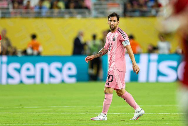 梅西为新球队首次出场，表现惊艳球迷