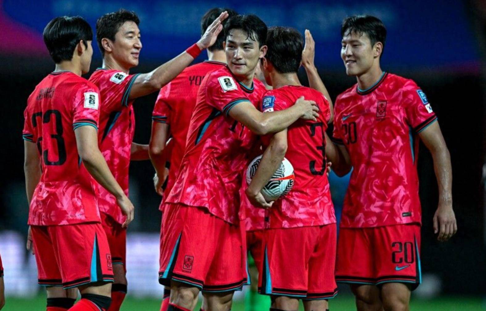 包含世界杯热门战队实力强劲，国内球迷欢呼雀跃的词条