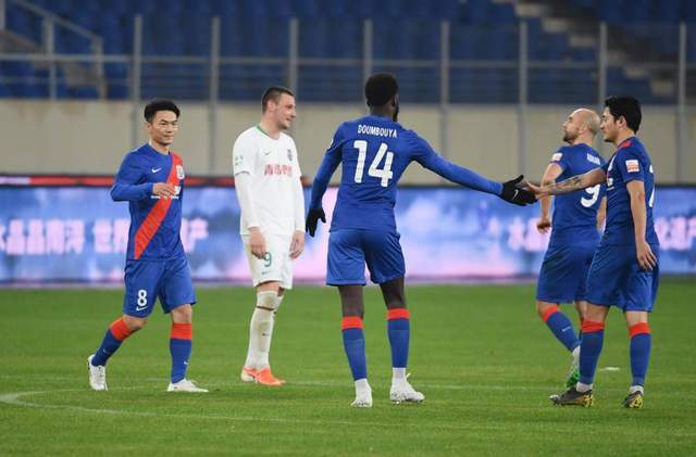 圣保罗前锋路易斯·费利佩即将加盟申花，球迷热议