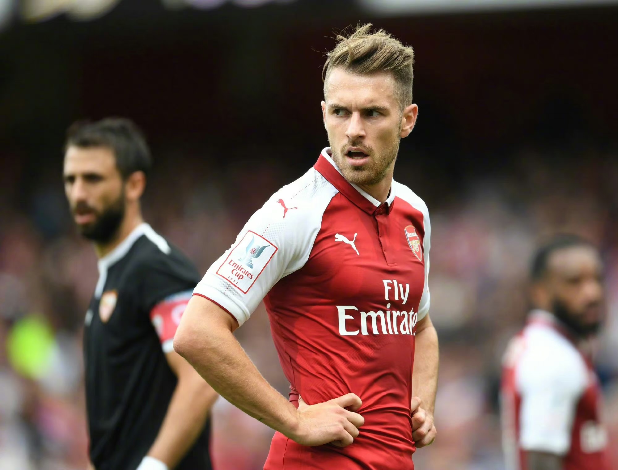 阿联酋球队精彩过招，展现实力无愧赞誉