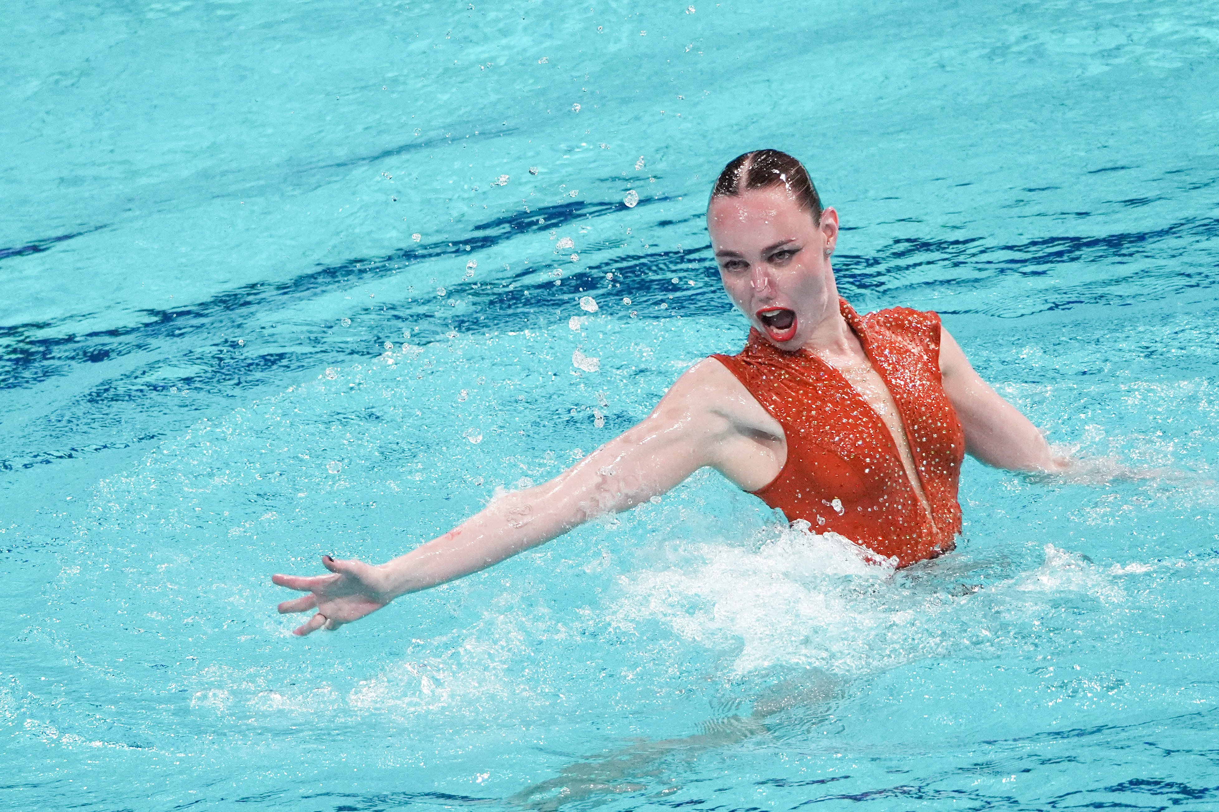 捷克运动员在花样游泳比赛中创造佳绩，夺冠