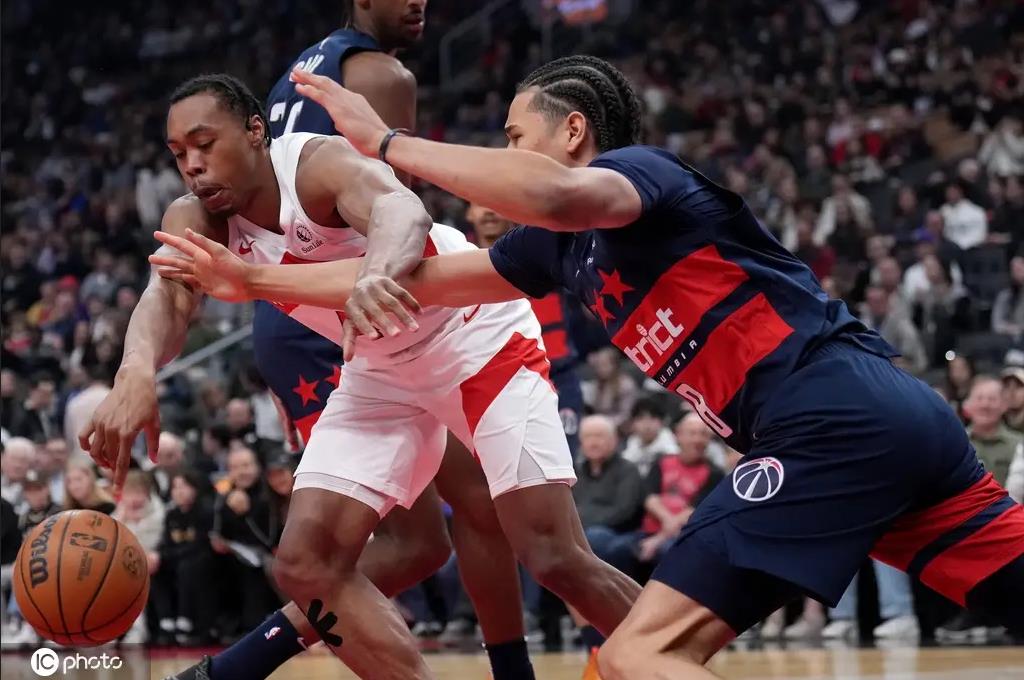 猛龙击败热火，继续追赶篮网