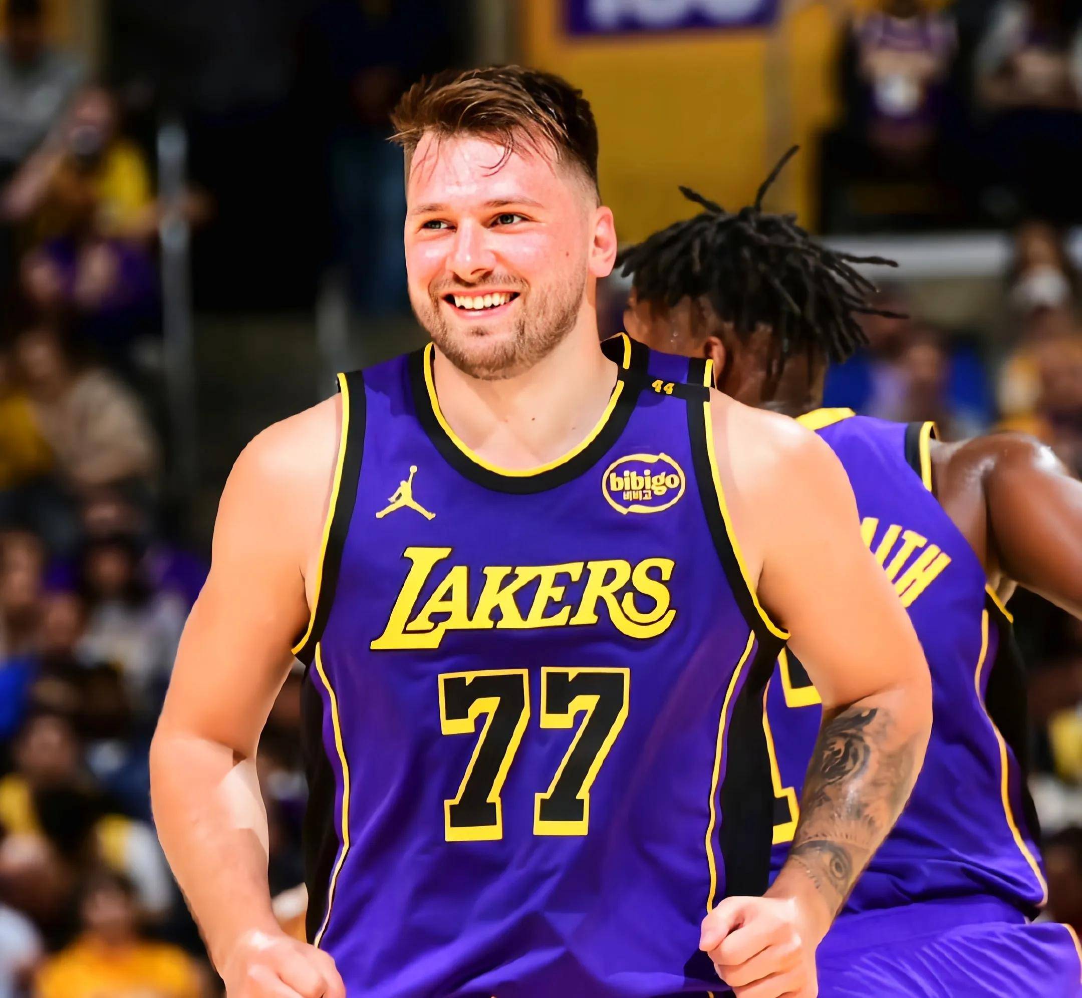 狂胜！湖人击败快船，一个字：猛