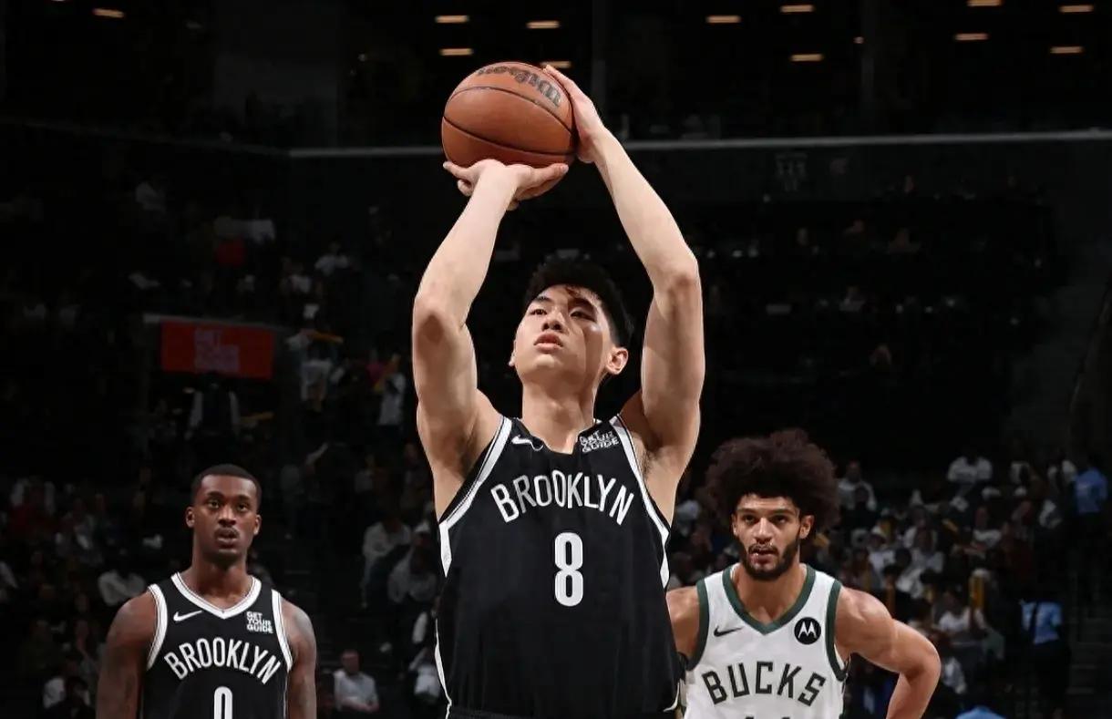 篮网大胜雄鹿，将系列赛扳平