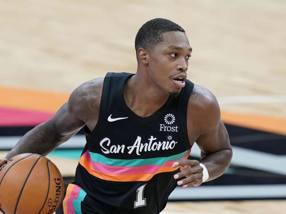 掘金大胜马刺,舒缓五连败压力 掘金大胜马刺,舒缓五连败压力