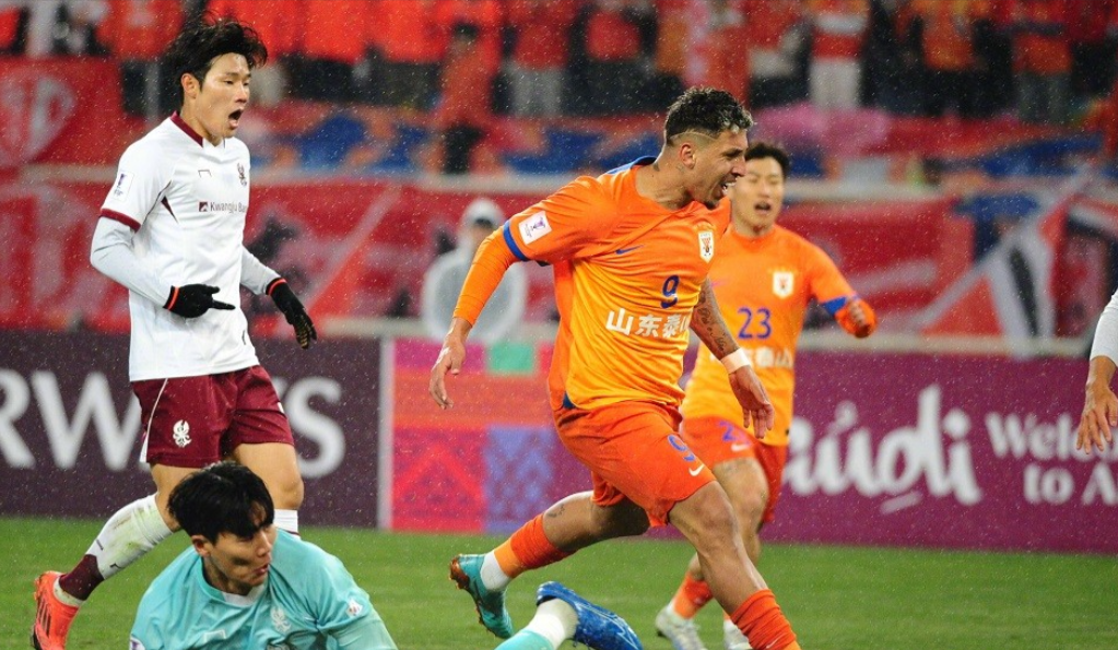 1.上海上港战平蔚山现代，提前垫底出局捱完亚冠小组赛