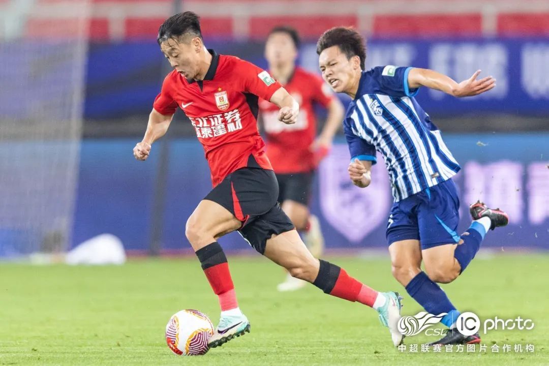 包含国内联赛战报：长春亚泰客场战平泰州远大，无功而返的词条