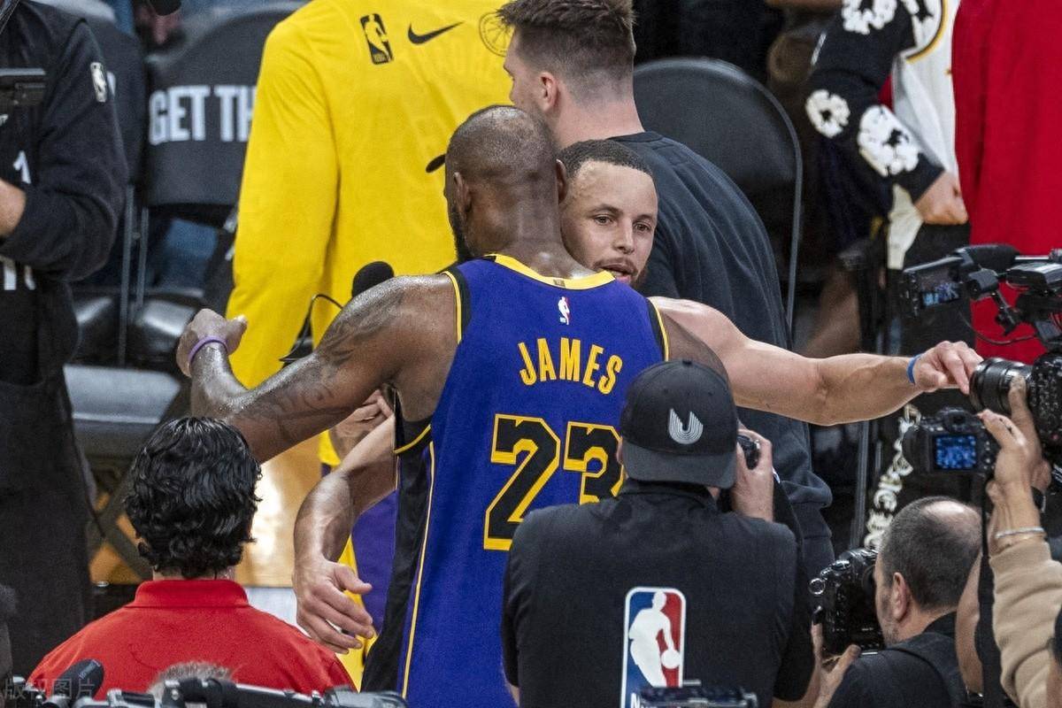 继续疯狂!湖人连胜勇士 继续疯狂!湖人连胜勇士